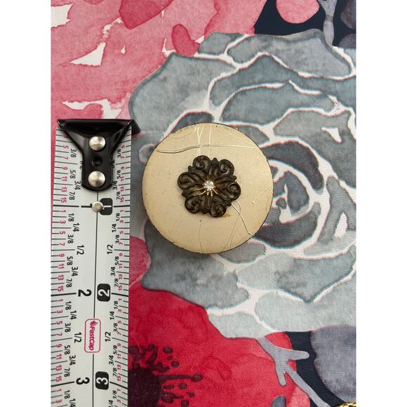 Vintage Pill Box Small trinket Keepsake Gold Tone - Picture 4 of 7